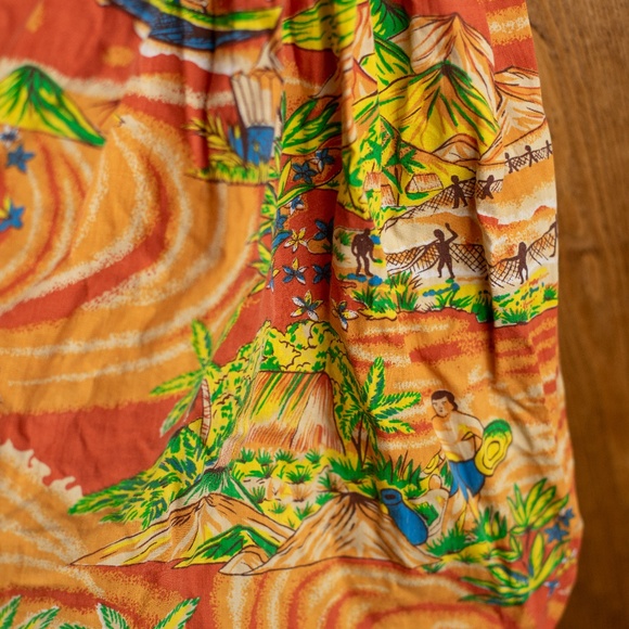 2/$20- VINTAGE Hawaiian top  / dress - Picture 2 of 4